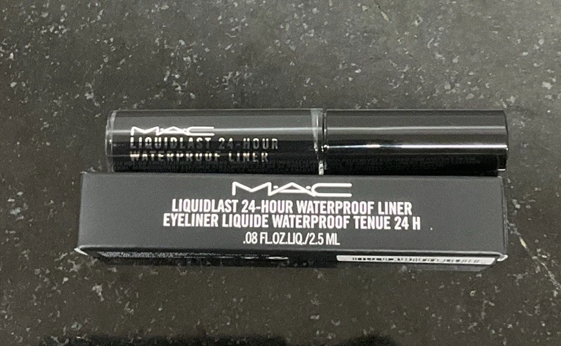 MAC Liquidlast 24-Hour Waterproof Eyeliner Liquid Point Black 0.08 oz /2.5ML - Image 4 of 4