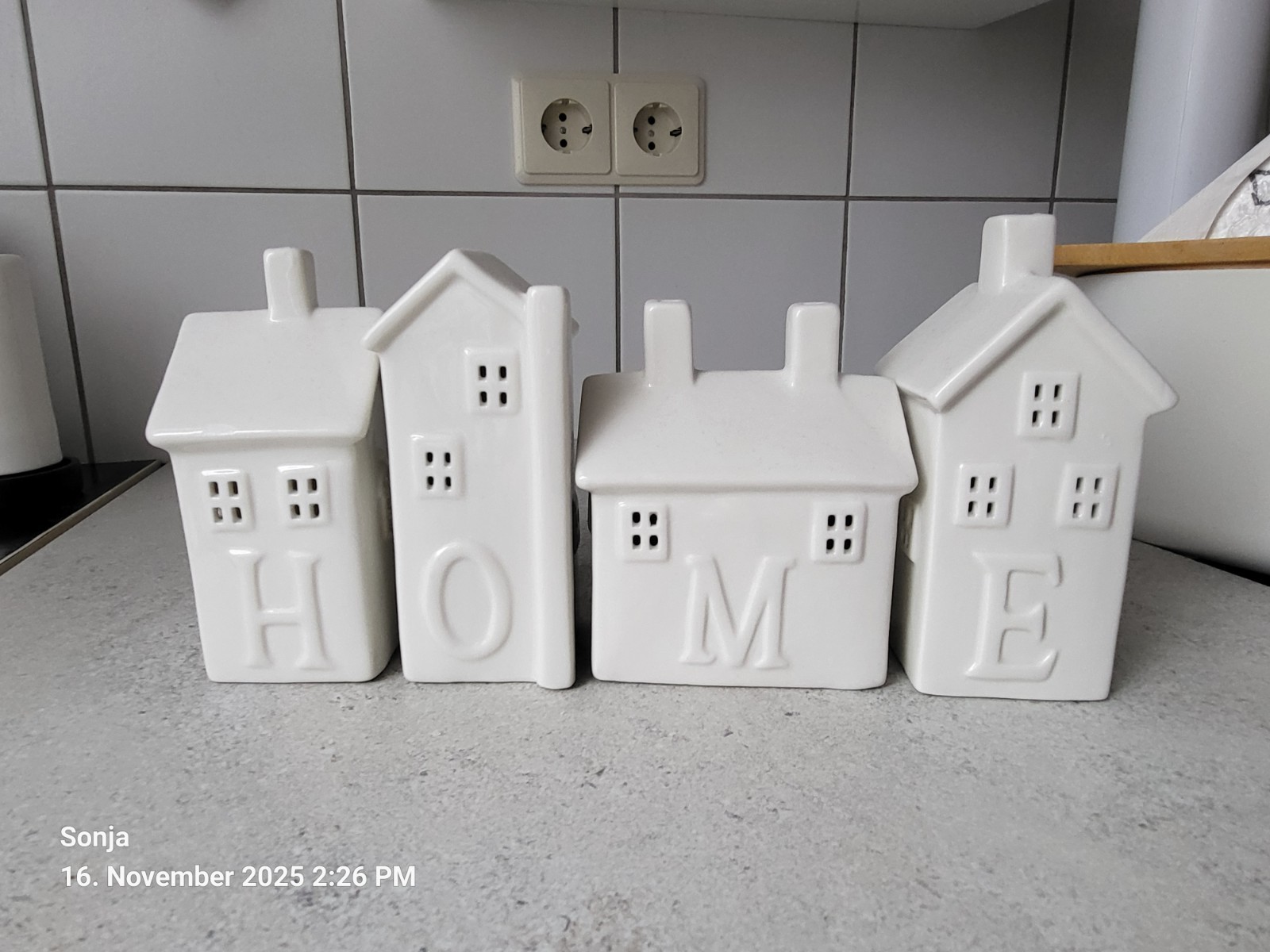 Keramikhäuschen als Windlicht oder Dekoration