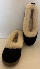 Women’s UGG Slippers Size 10 Moccasins Black/Shearling Lined SN1001633