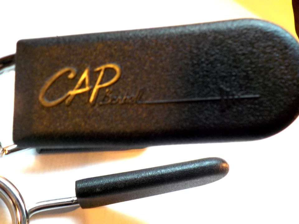 De colección 2 fortalecedores de agarre de mano para entrenamientos de manos y antebrazo por CAP Barbell Foto 3 de 3