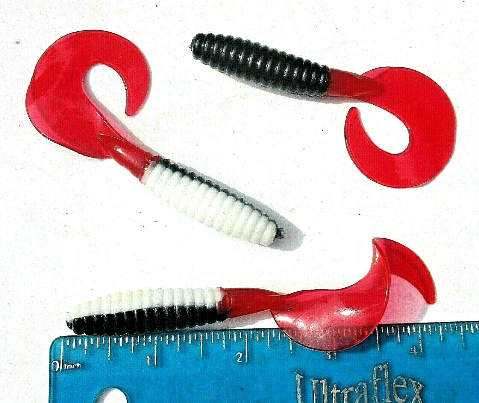 20pc BLACK WHITE RED 4" Twister Tail GRUBS Bass Fishing Baits Saltwater Lures  - Image 2