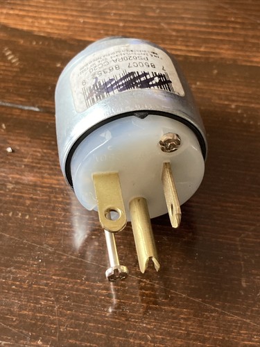 Pass & Seymour PS620PA CC20 20A Armor Plug Grounding, White - Picture 3 of 3