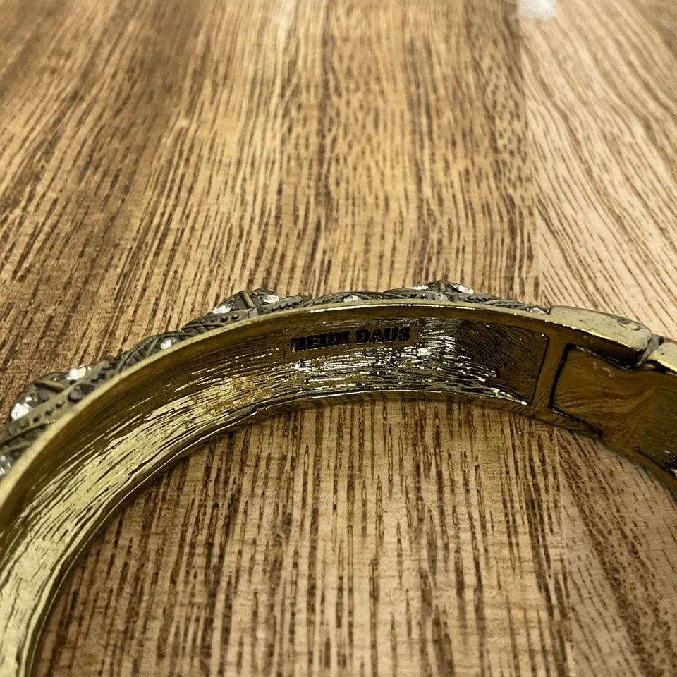 Brazalete Brazalete Heidi Daus Estilo Art Deco Antiguo Tono Dorado y Cristales Foto 4 de 4