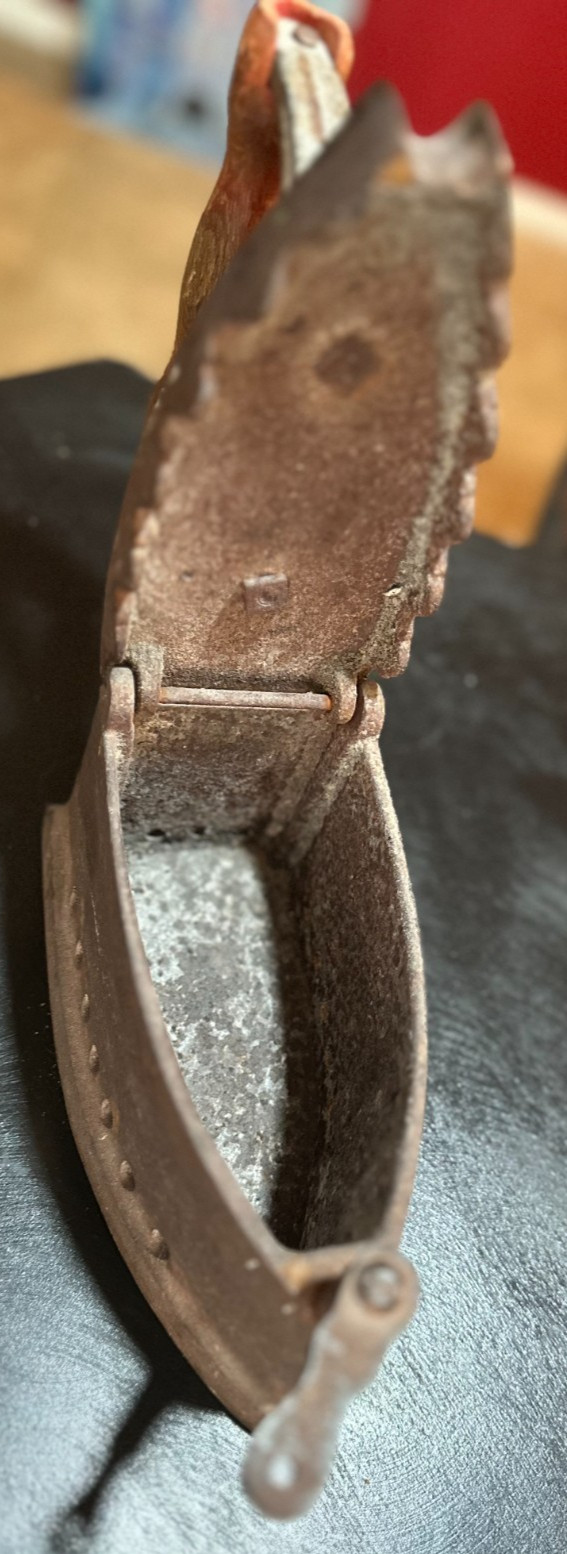 IRON antique 19th century cast iron coal charcoal clothes vintage