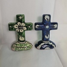 Cerámica Mexicana Talavera Pintada a Mano De 2 Cruces 5" X 3" Firmada Artesanal Usada En Excelente Condición