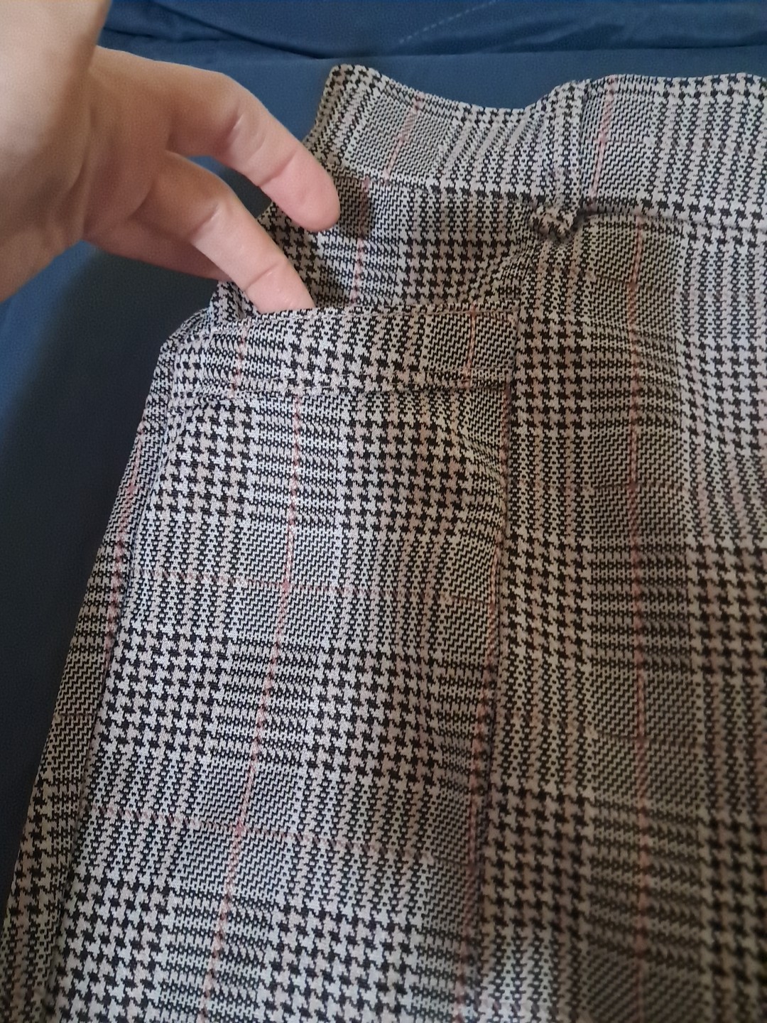 Rare: Maurices Women Size Small Pink.plaid Short Tweed Pants image 3