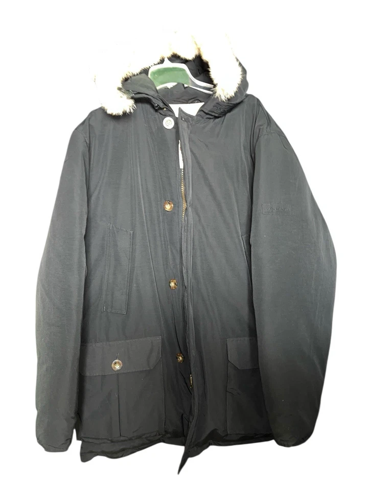Abrigo de plumón Woolrich de colección para hombre grande negro parka ártico chaqueta con capucha de piel de coyote Foto 2 de 4
