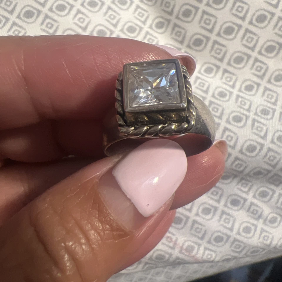 Anillo Silpada Elizabeth Plata de Ley Cuadrado Circonita Cúbica Talla 6.5 Foto 2 de 3