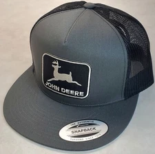 John Deere Black Patch Yupoong Trucker Hat/YP Classic 6006 Snapback Charc/Black