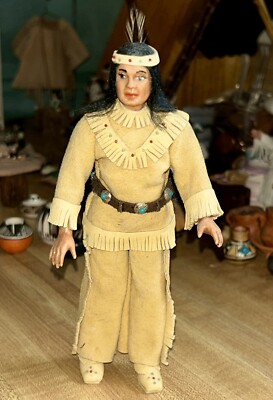 INDIANER authentische PORZELLAN STAMMES WEIBLICHE PUPPE, Vollleder, 6''T - NEUWERTIG!