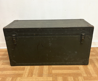 Vintage MILITARY STORAGE CHEST green box case coffee table trunk