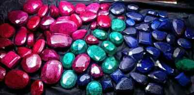Natural 2500Carat/ 1/2 KG Certified Emerald Ruby & Sapphire Mix Cut Gemstone Lot