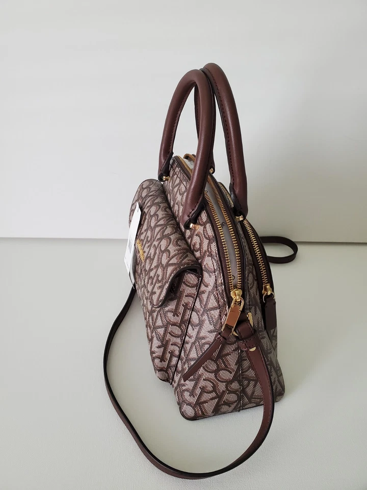 Bolso de mano para mujer Calvin Klein, logotipo CK, color castaño Foto 4 de 4