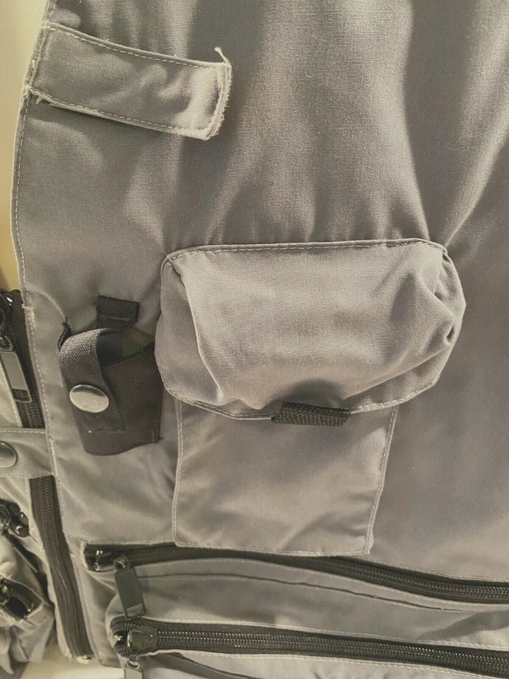 Blackhawk Northfork Fishing/Hunting Vest 10 Pocket Gray Size Medium - Image 3 of 4