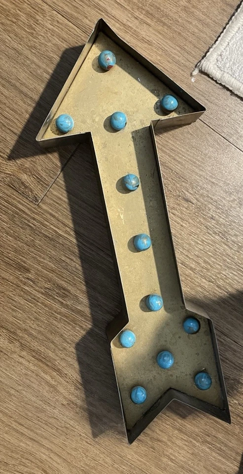 14" Vintage ARROW MARQUEE SIGN w/ Non Working LIGHTS (RUSTIC) EUC - Image 2 of 4