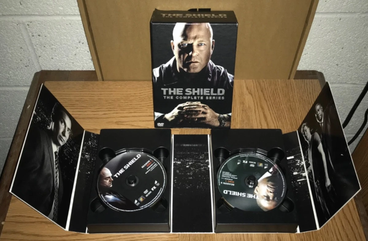 その他 Shield: Complete Series/ [DVD] [Import] rdzdsi3 Amazon.com: The Shield: The Complete Series : Michael Chiklis