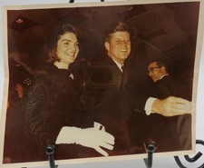 ORIGINAL NOVEMBER 21, 1963 PHOTO OF JACKIE AND JOHN F. KENNEDY 10