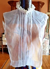 Early 20th Century Linen Small Pleated Breastplate, 3 Row Lace Neckline