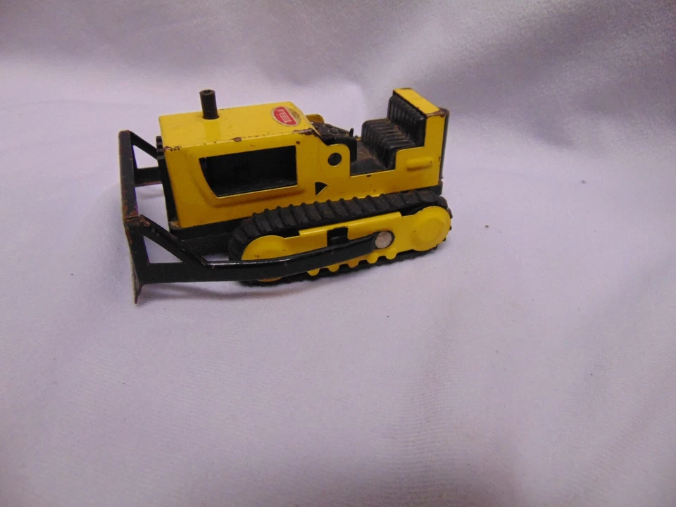 Vintage Tonka toys small metal & plastic tractor plow USA 4" x 2 1/2" x 1 1/2" - Image 4 of 4