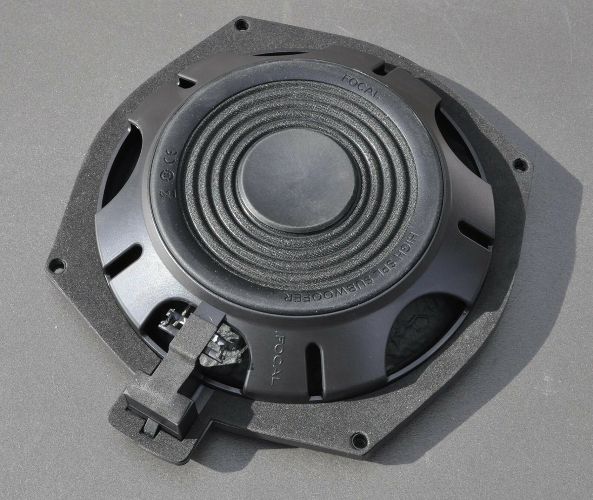 FOCAL ISUB BMW 2 A PAIR - 2 pcs UNDERSEAT SUBWOOFERS 2Ohm FOR BMW