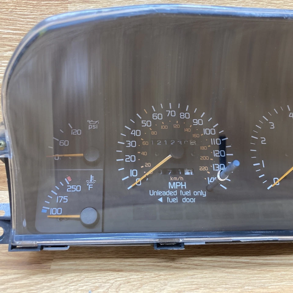 1991 92 1993 Mercury Capri conjunto de velocímetro fabricante de equipamento original A/T não turbo 121k Qik navio - Imagem 2 de 4