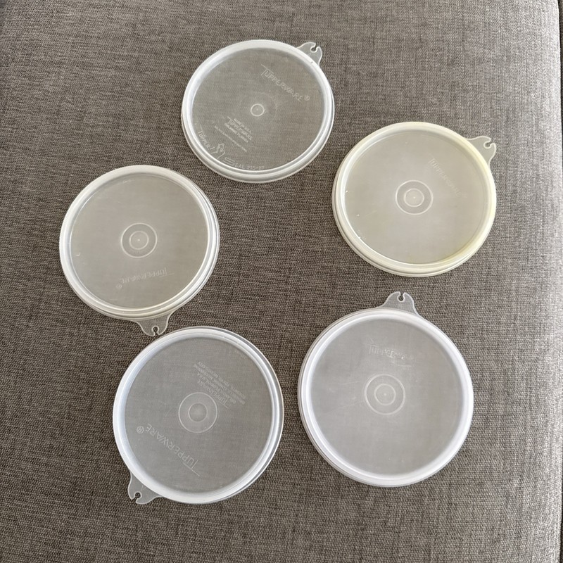 Tupperware White Plastic Round Replacement Lids Set of 5 Size A 