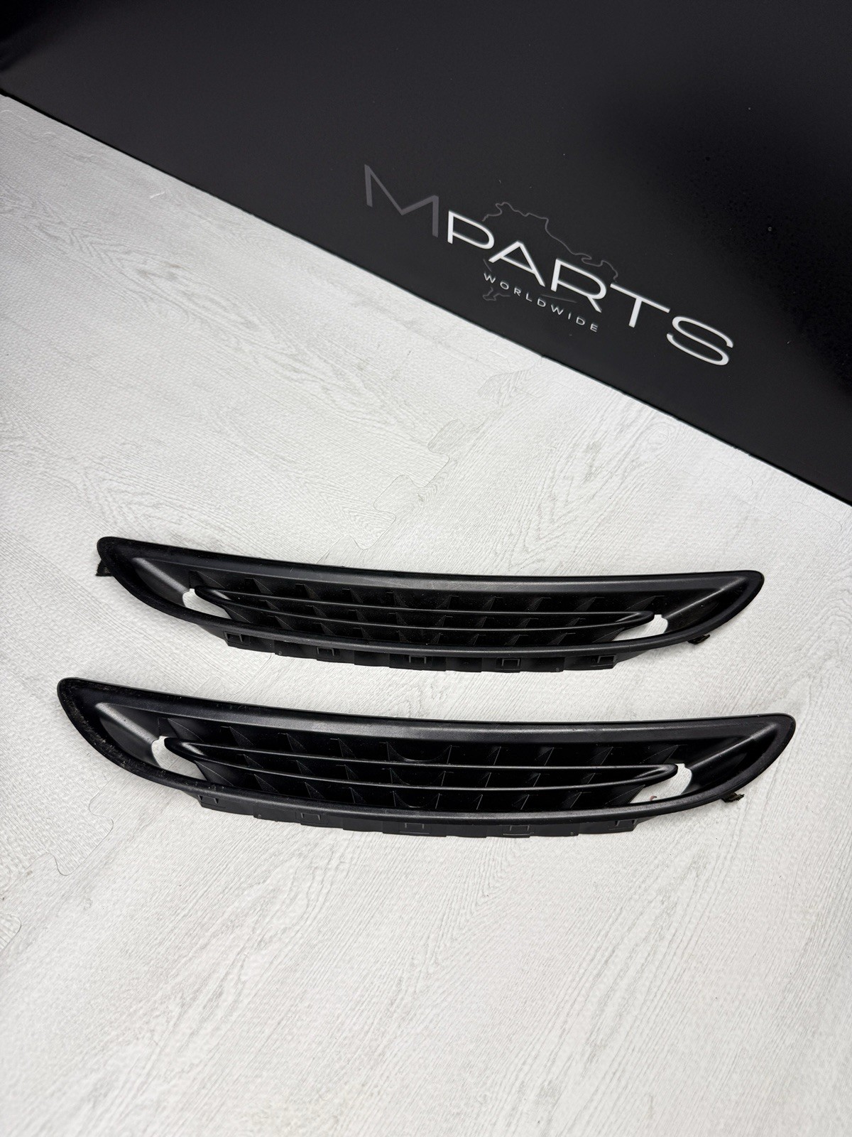 15-21 McLaren 570S 2018 Center Dash Demister Vent Vents 13N0358CP