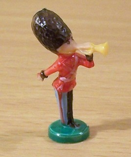 Ü Ei Altfiguren Bärenfellmützen 1977 mit Trompete Original RAR