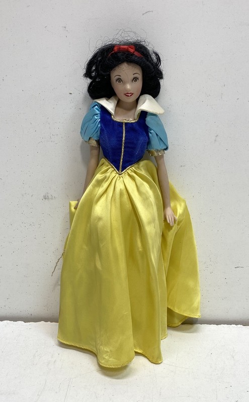 Disney Snow White Doll 13 Inch Princess Signature Yellow Dress Collector Figure