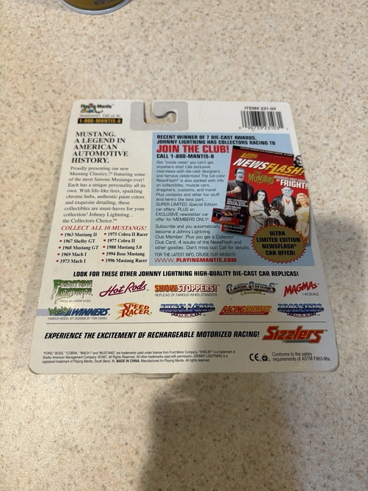 Ford Mustang Racer 1996 White Lightning Johnny Lightning Mustang Classics 1:64 Foto 4 de 4
