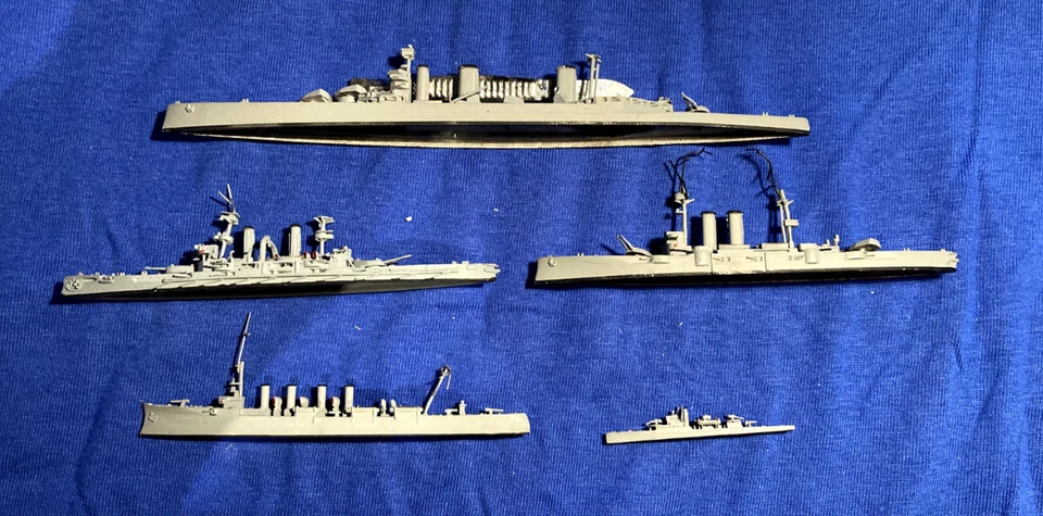 1:1250, 5x Modellschiffe, Fa. Navis, Schlachtschiffe, Kreuzer, Fregatte