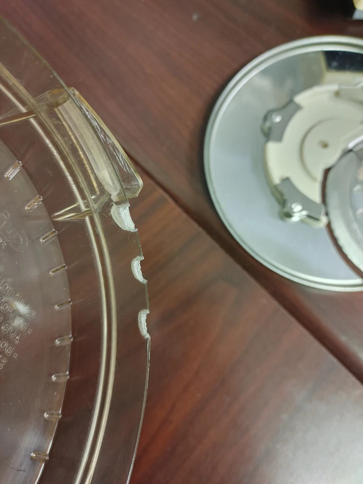 Vtg Cuisinart DLC-10C Classic Food Processor w/Attachments Tested (See Note) - Image 3 of 4