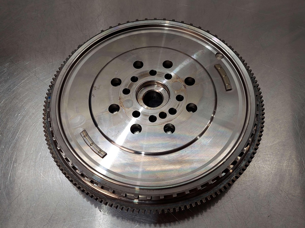 18-20 Mercedes E63s AMG W213 Engine Motor Dual Mass Flywheel 