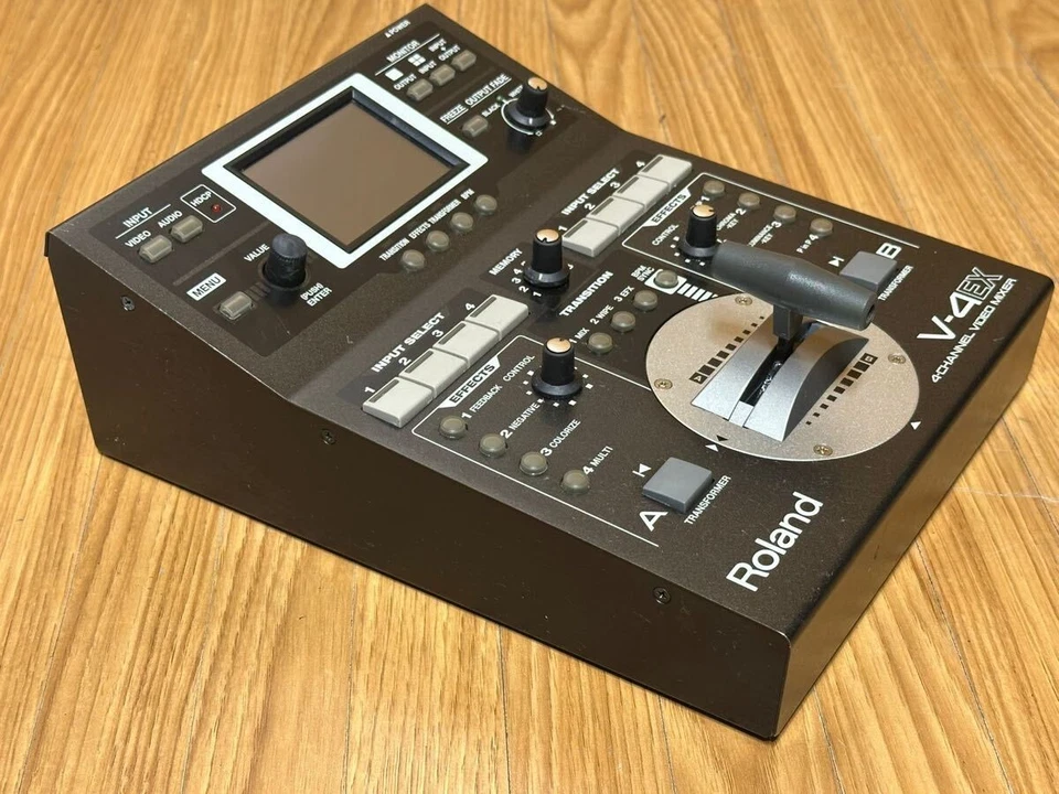 Mezclador de video digital de cuatro canales Roland V-4EX funcionando usado Foto 3 de 4