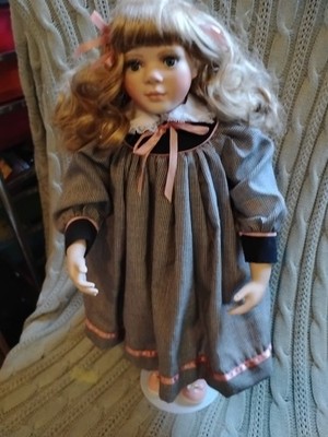 ''Jennifer Esteban Originals'' Porcelain Doll Vintage 1993 18'' #927of 1500 Limited