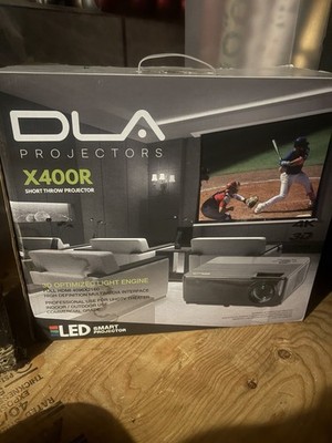 DLA X400R Projector With 72in Projector Screen