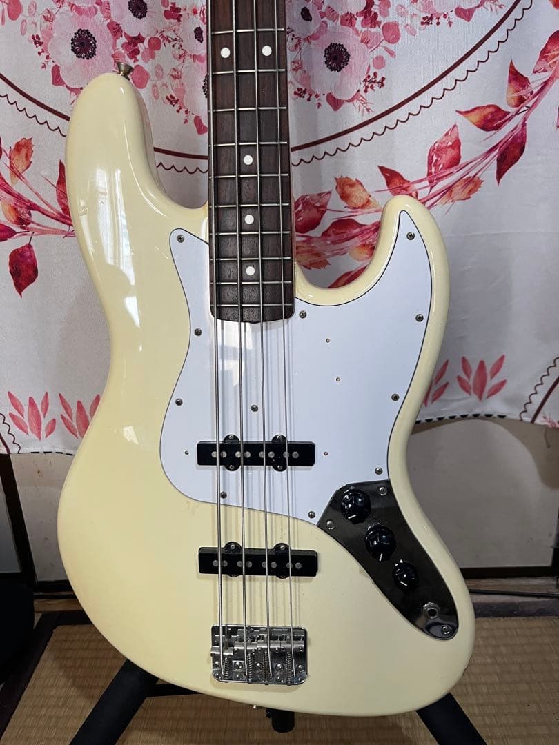 Fender Jazz Bass Made In Japan Working Condition. No.MG745