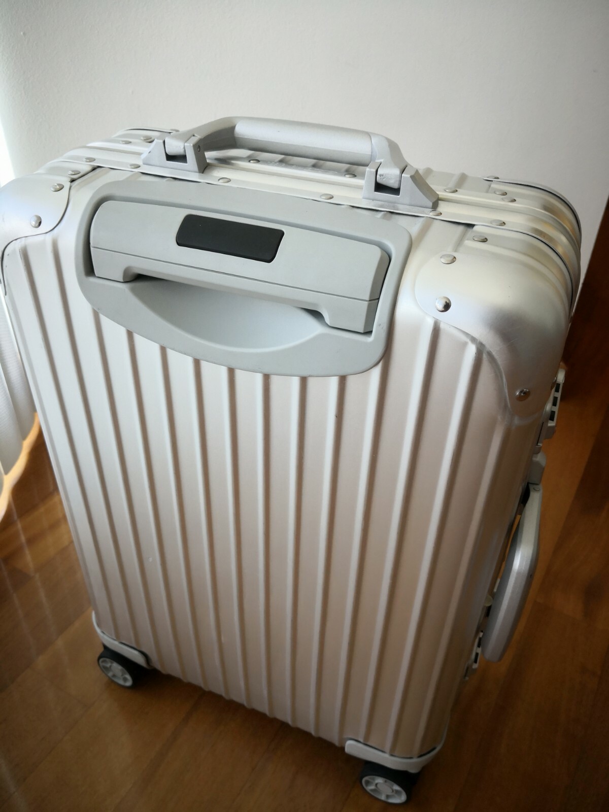 rimowa cabin aluminum