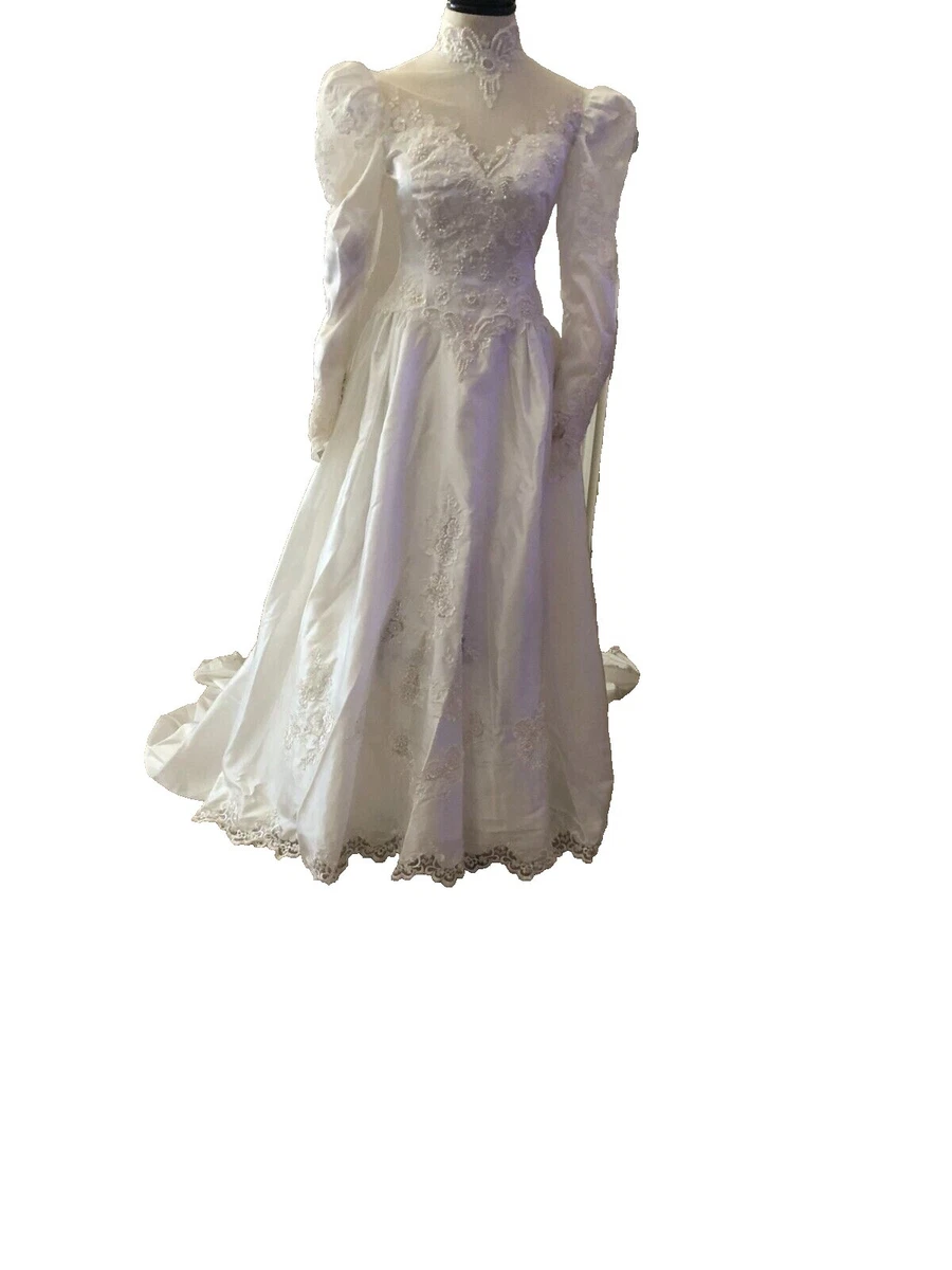 chinese dress ladies 1980s Alfred Angelo Ivory Lace Wedding Dress, sz. M main image 1