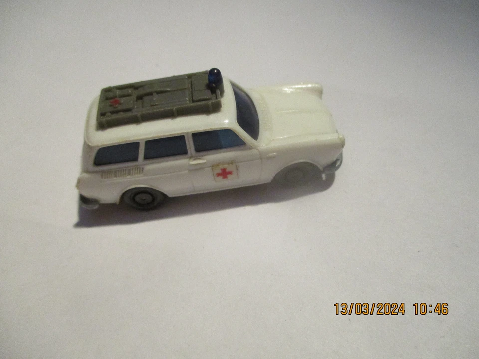 RE-WIKING - VW VARIANT DRK - RUNDE HAUBE MIT GLATTE STOSSSTANGEN!!! - Immagine 2 di 4