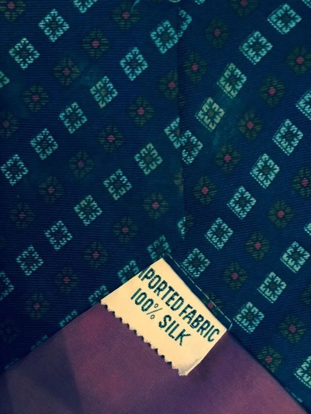 Usado en Excelente Condición De Colección 100% Seda Yves Saint Laurent Azul Oscuro Verde con Corbata Estampado Floral  Foto 4 de 4