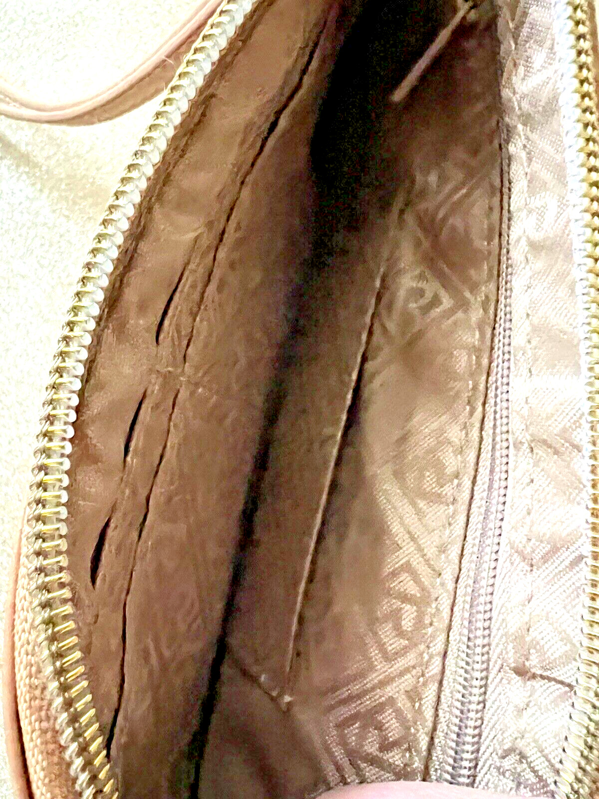 Vintage Relic Women's Takeaway Wristlet Scalloped Multi-Color Stripes Zipper Top