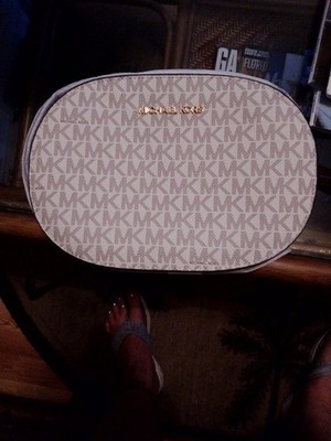 NEW Michael Kors Saffiano Leather Jet Set Travel OVAL Crossbody Bag Purse.  