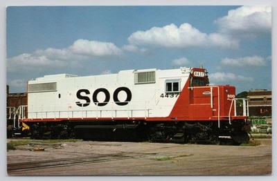 SOO 4437 EMD GP38-2 Locomotive Minneapolis 1980 Postcard