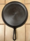 Vintage Unbranded WAGNER WARE-Round Cast Iron Griddle #9-(10 1/2”)-Made In USA