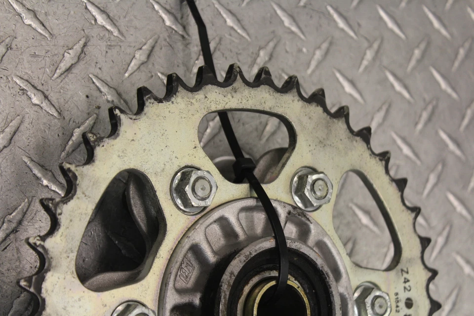 Ducati Monster 695 2008 piñón trasero 42T Foto 3 de 4