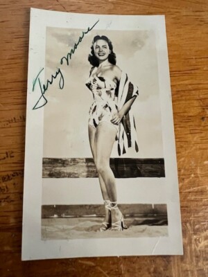 Vintage 1950s Autograph 2.5 x 4 photo Terry Moore actress