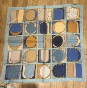 Écharpe unisexe Gucci neuve CA entièrement sergé bleu multicolore soie wrap/Gucci avec boîte