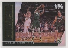 2020-21 Panini NBA Hoops Courtside Holo Giannis Antetokounmpo #14 1d4