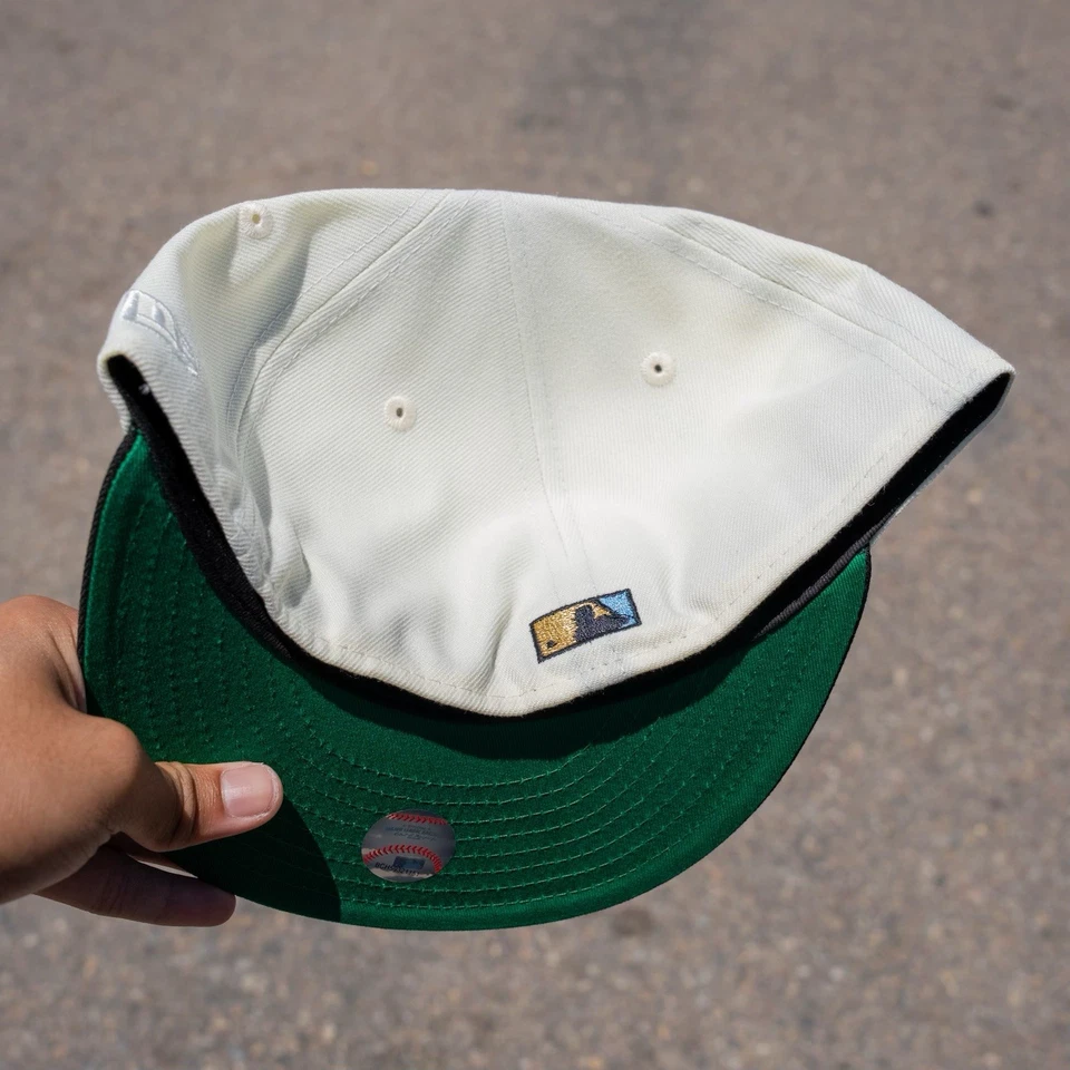 MLB New Era 59Fifty Houston Astros Fitted Cap 35 Great Years Patch Chrome/Gold - Image 3 of 3